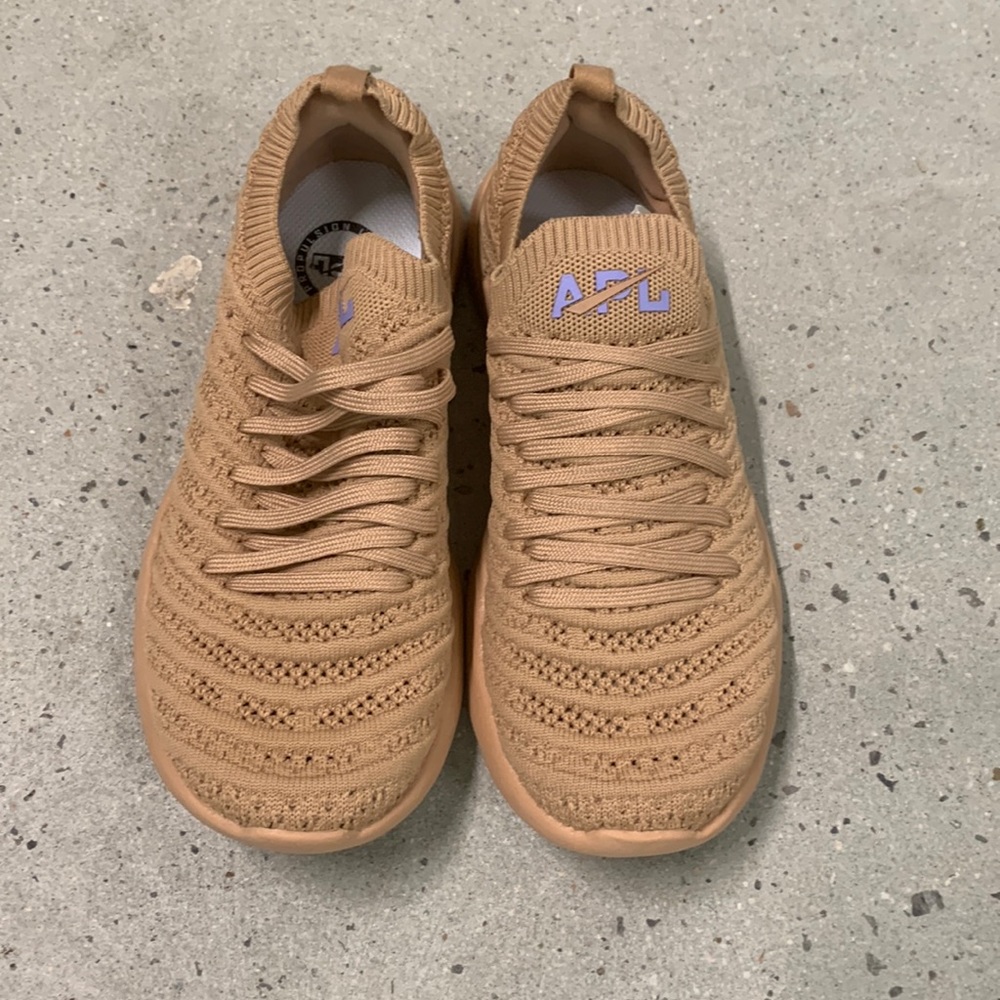 APL womens tech look wave - dusty peach - womens size 6